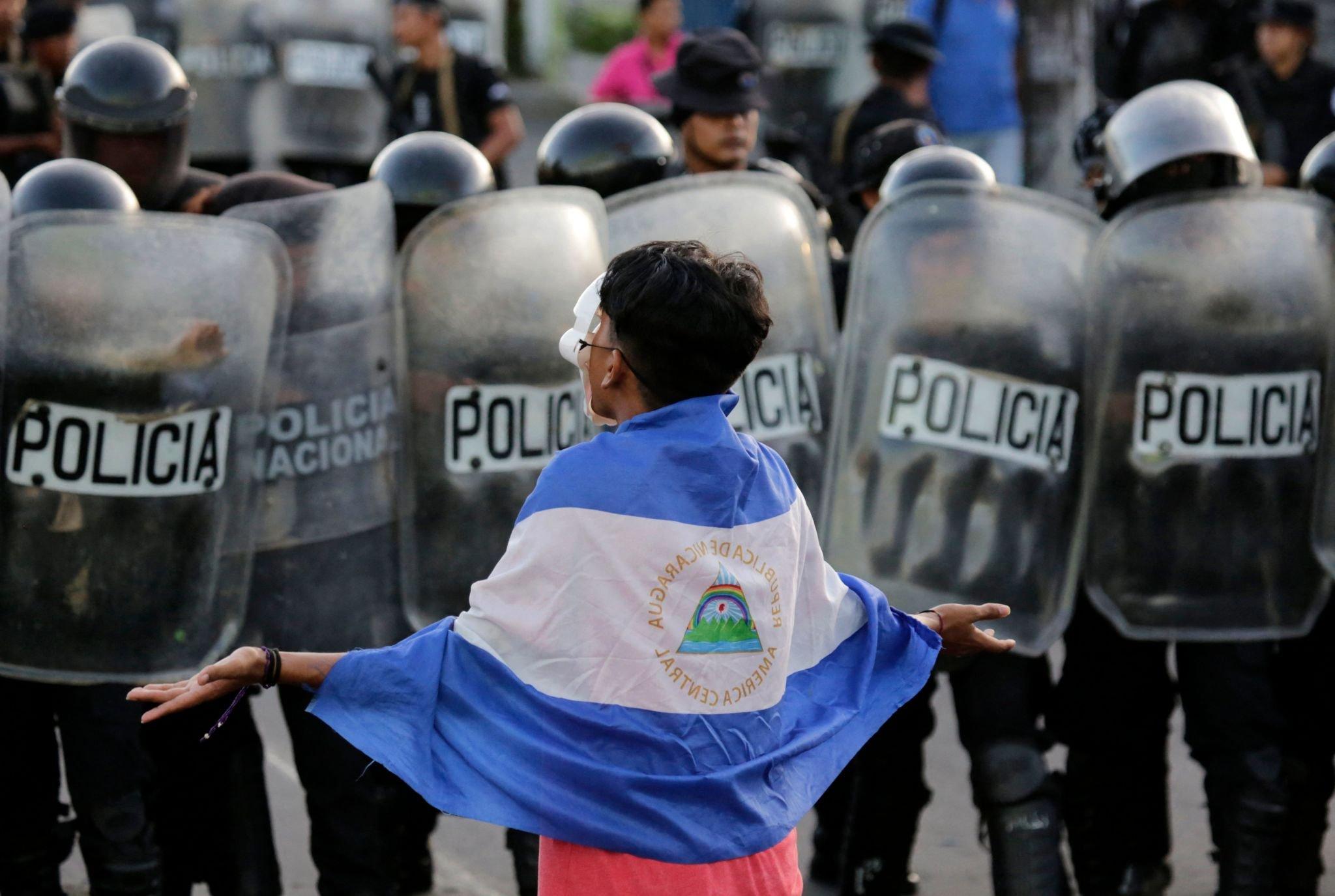 Joven protestando